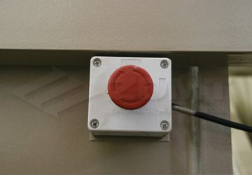 急停开关.jpg 急停开关.jpg