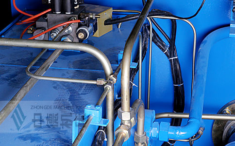 ZDK-20032全金属管套毗连,低温不收缩,可耐久保障精度.jpg ZDK-20032全金属管套毗连,低温不收缩,可耐久保障精度.jpg